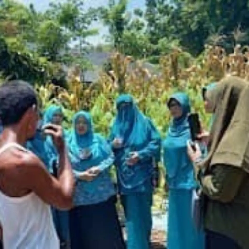 Ketua Poktan Kreatif Desa Bringsang, Mohammad Yasin saat Ditemui TP-PKK Kecamatan Giligenting (Foto: Pemdes Bringsang)
