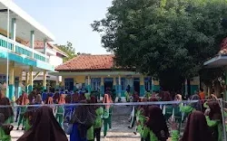 MTs Al-Hasan Giligenting Adakan Senam Pagi Rutin untuk Kebugaran dan Kebersamaan