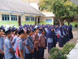 Ketua Yayasan Annibros Bekali Siswa MTs Anwaruddin Dalam Menyambut Bulan Suci Ramadhan