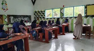 Santriwati Annuqayah Guluk-Guluk, Mengisi kelas putri