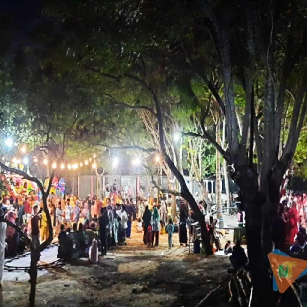 Suasana Wisata Pantai, Taman Hiburan Bringsang (THB) di Malam Hari di Penuhi Pengunjung