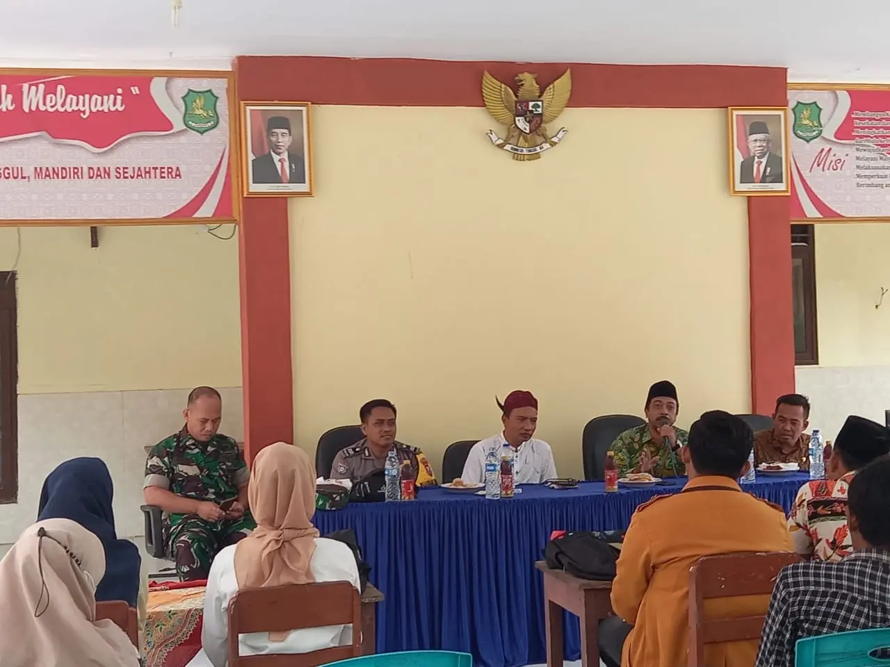 Forkopimka dan Petugas Regsosek Giligenting Gelar Rapat Evaluasi