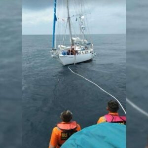 Kapal Yacht Canace Berbendera Finlandia Terhanyut di Perairan Sumenep