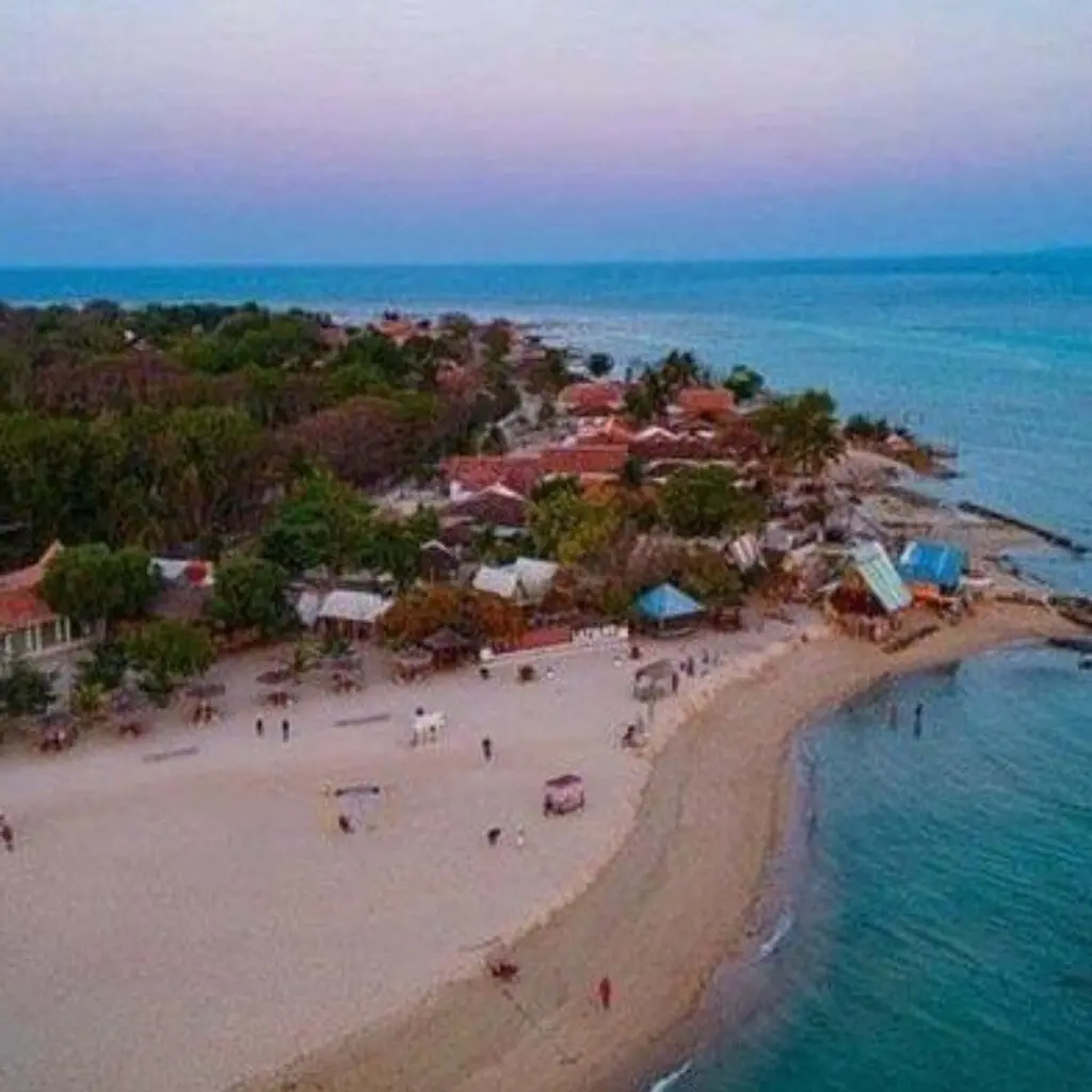 Pantai Sembilan, Surga Pasir Putih di Pulau Giligenting yang Dijuluki The Soul of Madura