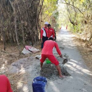 Pemdes Galis Terus Geber Tambal Sulam Jalan Rusak