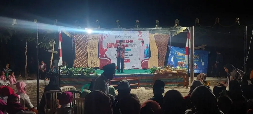Ribuan Warga Desa Galis Padati Malam Puncak HUT RI ke 78