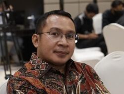 Diduga Hina Jokowi, Ini Tanggapan Demokrat Bela Rocky Gerung