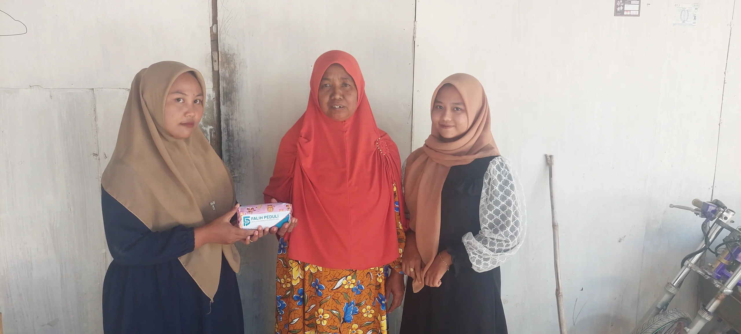 Falih Peduli (FP) yang merupakan lembaga otonom dari Falih Media (FM) menggelar santunan anak yatim dan kaum dhuafa