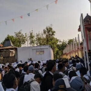 Ahli Waris Segel SMKN 1 Kaliaget, Siswa dan Guru Gelar Doa Bersama