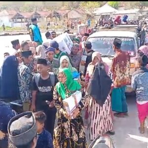 Ribuan Masyarakat Giligenting Antusiasme Mengantar dan Melepas Pemberangkatan Jamaah Umrah