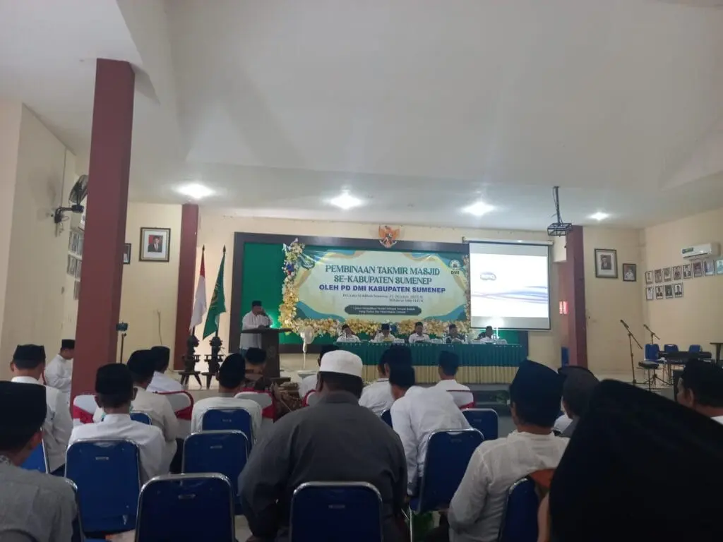 H. Muh. Rifa'i saat Memberi Sambutan di Acara DMI Sumenep Gelar Pembinaan Takmir Masjid se-Kabupaten Sumenep