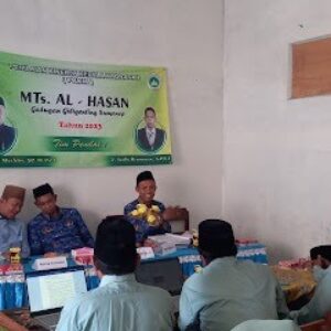 Tim Pengawas Madrasah Gelar PKKM di MTs al-Hasan Giligenting