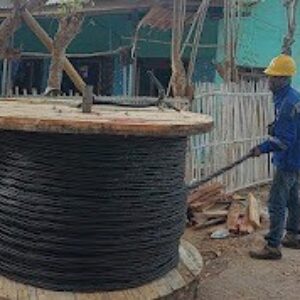 Optimalkan Pasokan Listrik, PLN Giligenting Ganti Kabel