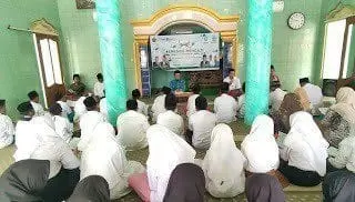 MI Annibros I Giligenting saat menggelar Acara Kemenag Mengaji Dalam Rangka HAB Ke-78 di Masjid Al Hidayah, Desa Galis Giligenting