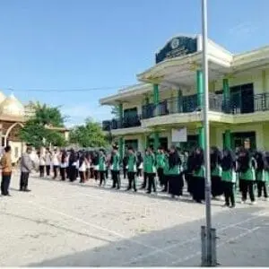 Polsek Giligenting Sosialisasikan Larangan Penggunaan Knalpot Brong, Petasan dan Miras pada Siswa Yayasan Al-Arif Giliraja