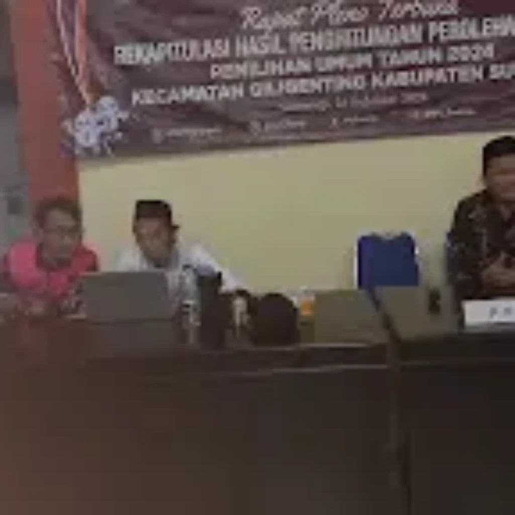 Rekapitulasi Hasil Pemungutan Suara Pemilu 2024 Tingkat PPK Giligenting Berlanjut Hingga Malam Hari