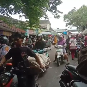 Jelang Ramadhan, Pengunjung Pasar Anom Sumenep Membludak