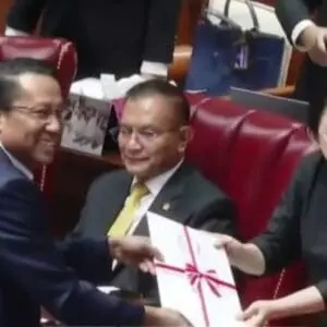DPR RI Sahkan RUU Desa Jadi UU