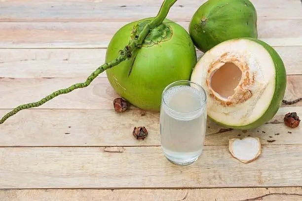 Manfaat Air Kelapa bagi Kecantikan
