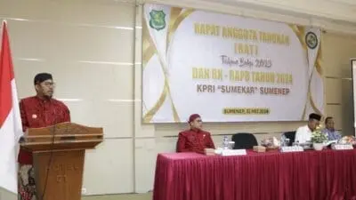 Buapati Sumenep, Achmad Fauzi Wongsojudo saat di Rapat Anggota Tahunan (RAT) tahun buku 2023 dan Rencana Kerja (RK) Rencana Anggaran Pendapatan dan Belanja (RAPB) 2024 KPRI Sumekar, di Hotel C1