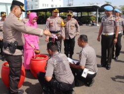 Kapolres Sumenep Pimpin Langsung Upacara Kenaikan Pangkat Anggota Polisi