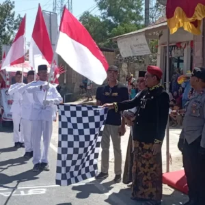 Camat Pragaan Lepas Rombongan Karnaval HUT RI ke-79 dengan Tema Menjaga Tradisi Menumbuhkan Ekonomi