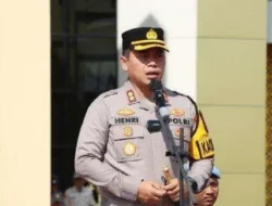 Kapolres Sumenep Berikan Bendera Tengkorak kepada Polsek Jajaran sebagai Bentuk Evaluasi