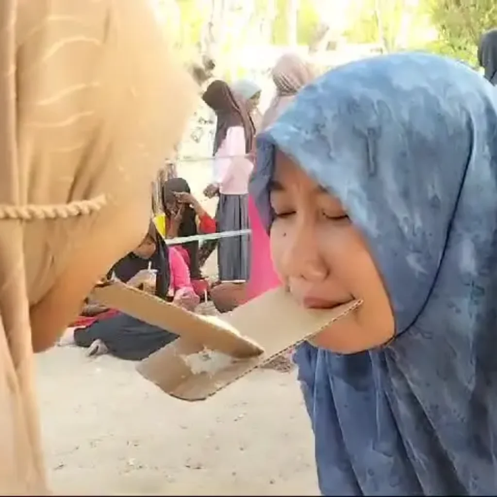 Lomba Estafet Tepung Semarak HUT RI ke-79 di Desa Bringsang, Giligenting, Berlangsung Meriah