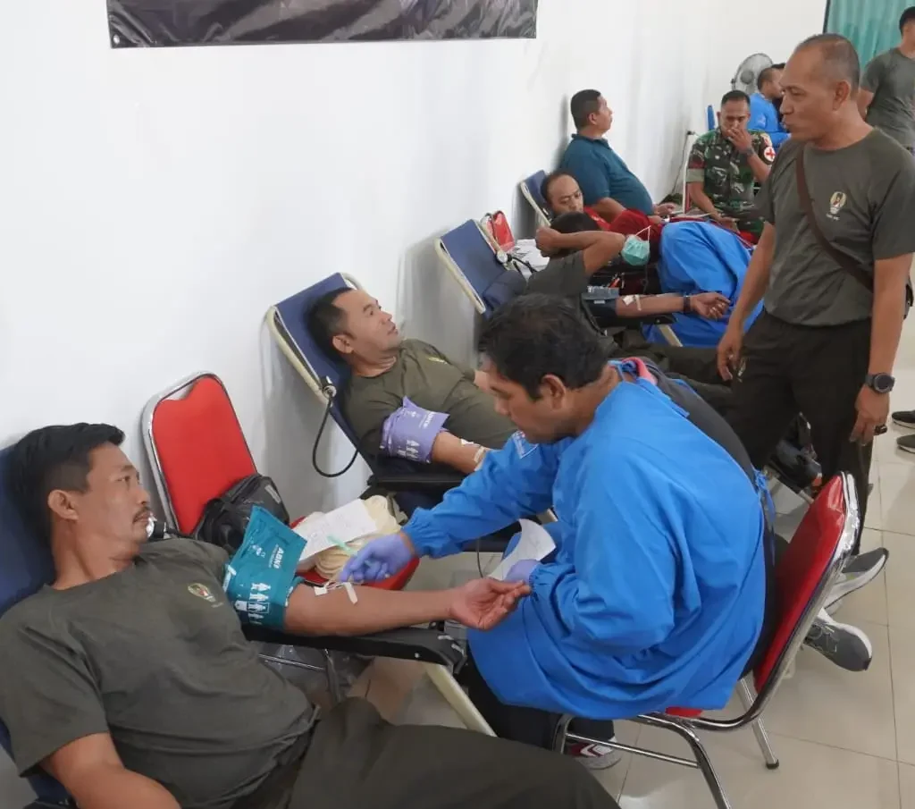 Kodim 0827/Sumenep dan PMI Gelar Aksi Donor Darah untuk Peringati HUT TNI ke-79 Tahun 2024