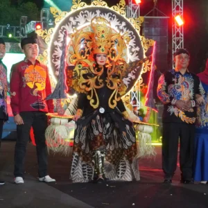 Madura Ethnic Carnival 2024: Ribuan Pengunjung Antusias Saksikan Kreativitas Kostum Bertema Keris