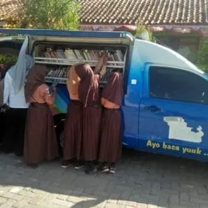 Perpusling Tingkatkan Minat Baca Siswa di SDN Manding Timur II, Sumenep