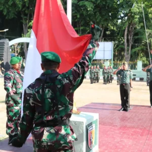 Kodim 0827/Sumenep Gelar Upacara Bendera Peringati HUT TNI ke-79, Pimpin Amanat Panglima TNI