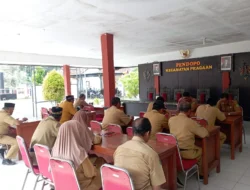 Camat Pragaan Dorong Pegawai Tingkatkan Disiplin dan Pelayanan di Tahun 2025