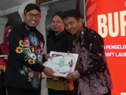 Tim Medsos Kecamatan Pragaan Raih Penghargaan Bupati Award 2024