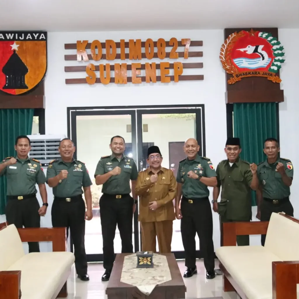 Dandim 0827/Sumenep Letkol Inf Yoyok Wahyudi dan Wakil Bupati Sumenep KH Imam Hasyim bersinergi dalam program keamanan dan swasembada pangan