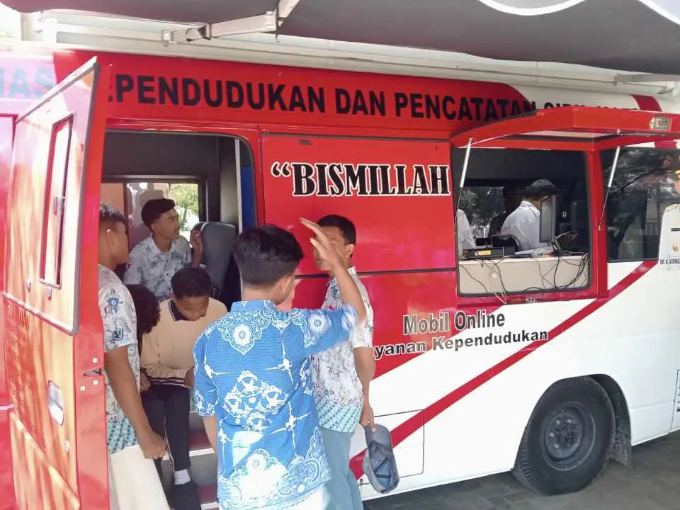 Disdukcapil Sumenep Gencar Jemput Bola ke Sekolah, Pastikan Pelajar Miliki e-KTP