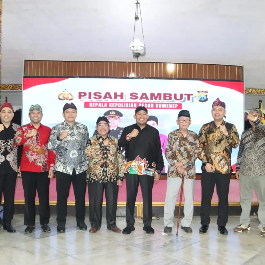 Serah terima jabatan Kapolres Sumenep dari AKBP Henri Noveri Santoso, S.H., S.I.K., M.M., kepada AKBP Rivanda, S.I.K