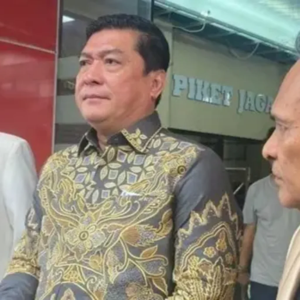 Ketua Solidaritas Merah Putih (Solmet), Silfester Matutina, menjalani pemeriksaan di Polres Metro Jakarta Selatan