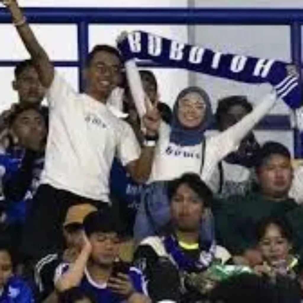 Momen penuh haru dan kebahagiaan mewarnai pesta juara Persib Bandung di Graha Persib