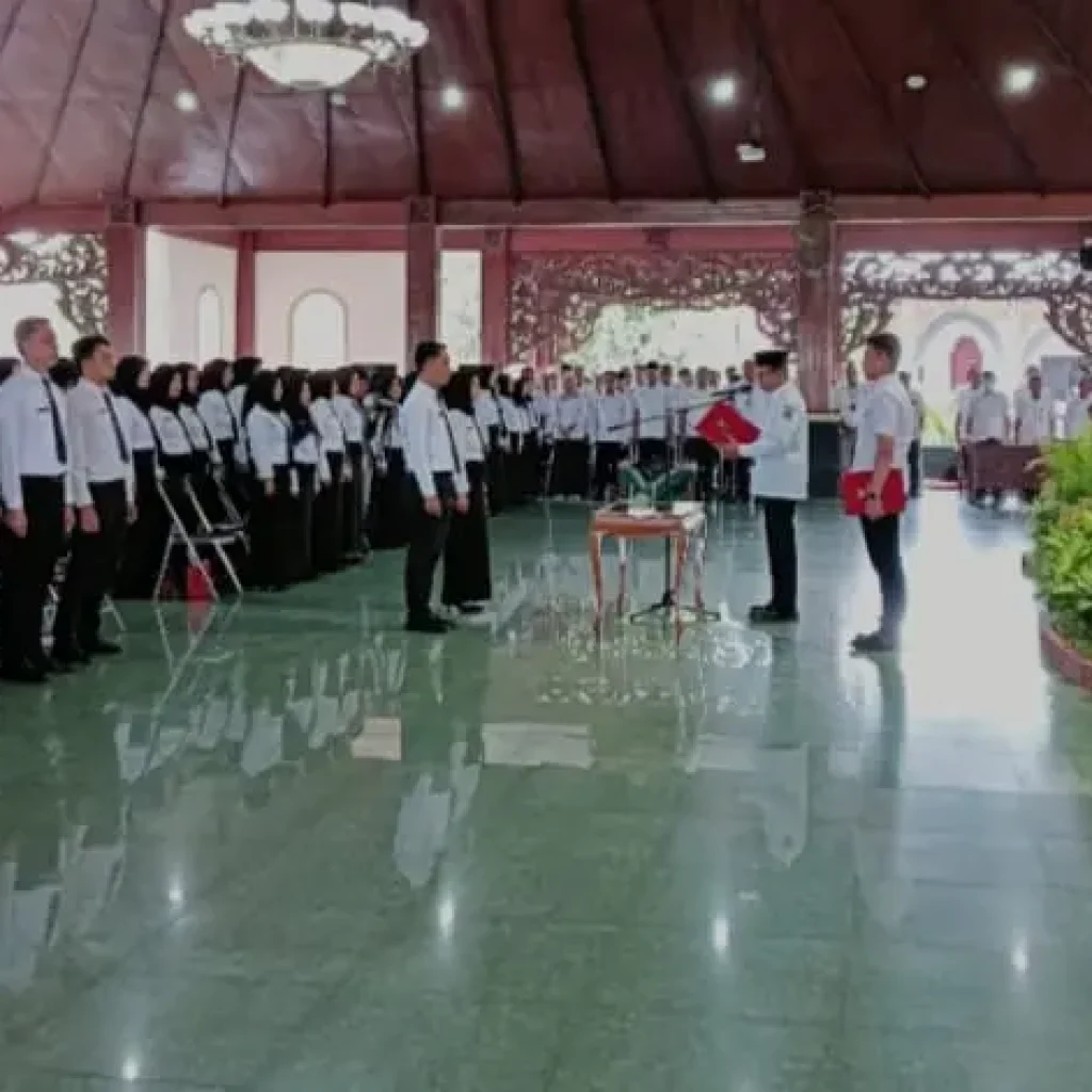 Pelantikan ASN PPPK Formasi 2024 di Mandhapa Aghung Ronggosukowati, Pamekasan, diikuti 320 peserta dari berbagai formasi, Rabu 18 Juni 2025