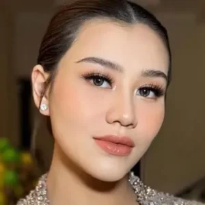 Aaliyah Massaid Tampil Anggun Jadi Bridesmaid Usai Melahirkan Anak Pertama