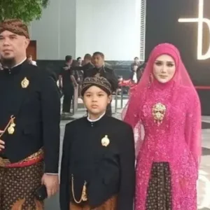 Ahmad Dhani Pantau Langsung Unduh Mantu Al Ghazali dan Alyssa Daguise dengan Nuansa Royal Jawa