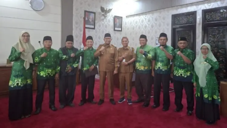 Bupati Sumenep Achmad Fauzi Wongsojudo saat menerima audiensi pengurus PC Pergunu Sumenep terkait pelantikan dan seminar nasional di Kantor Bupati Sumenep
