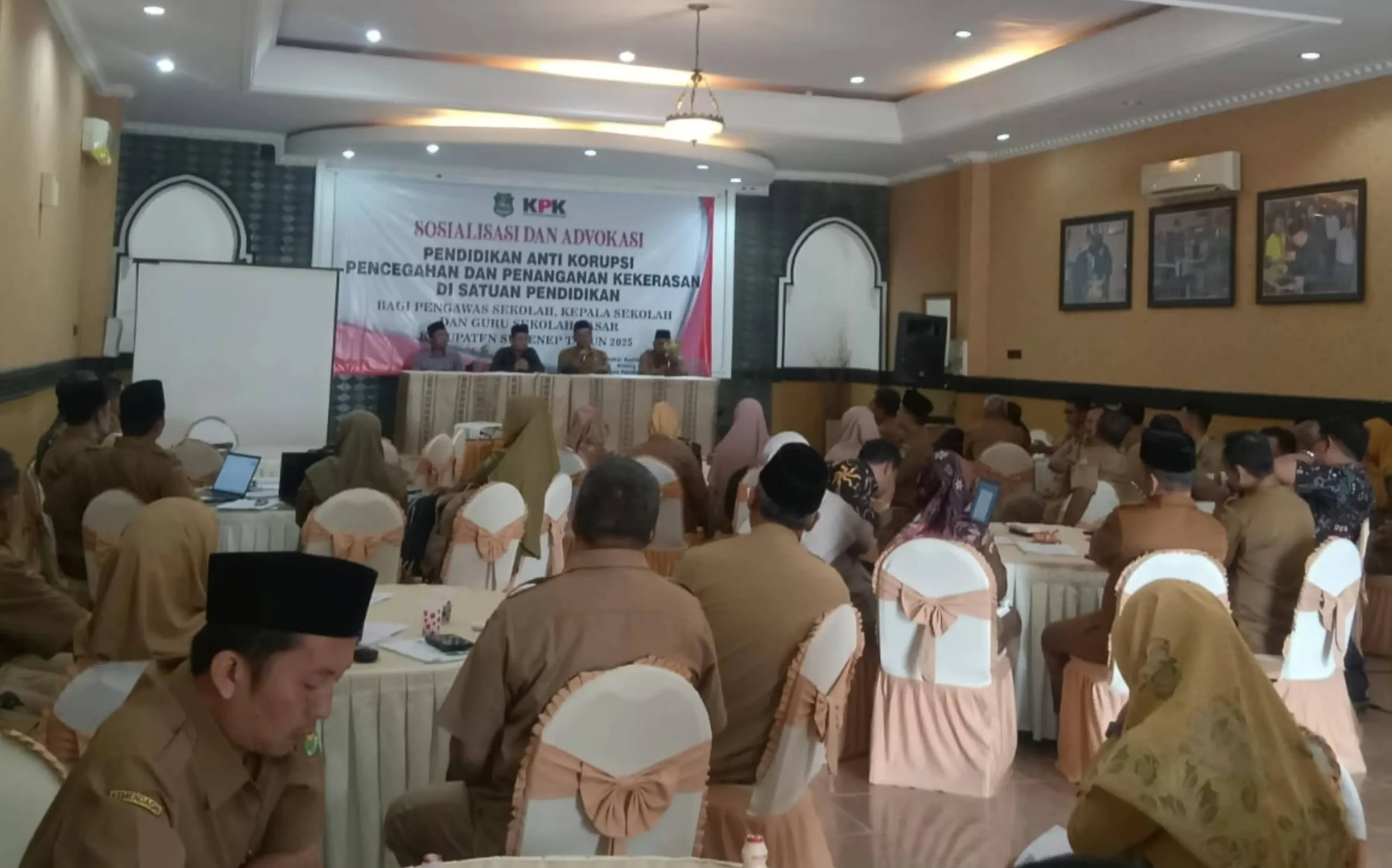 Andriansyah Ali Sochibi membuka sosialisasi pendidikan antikorupsi dan pencegahan kekerasan di lingkungan sekolah dasar Kabupaten Sumenep