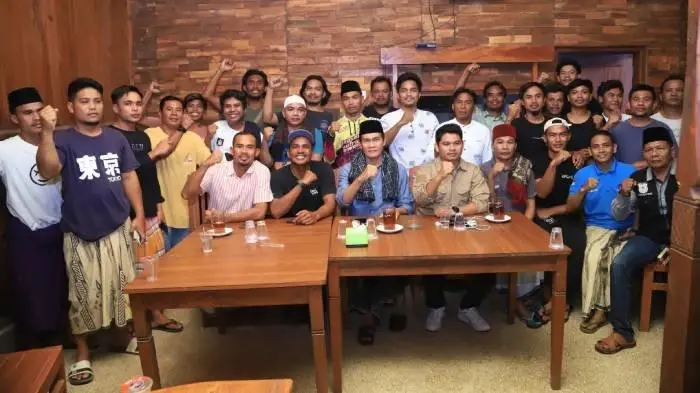 Wakil Bupati Lombok Tengah, HM Nursiah, menggelar pertemuan dengan Persatuan Selancar Ombak Indonesia (PSOI) Lombok Tengah dan perwakilan guide surfer dari sejumlah desa seperti Awang, Kuta Are Guling, dan lainnya