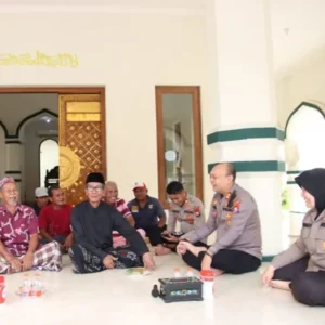 Polres Sumenep Gelar Bakti Religi di Masjid Baitur Arham Sambut Hari Bhayangkara ke-79