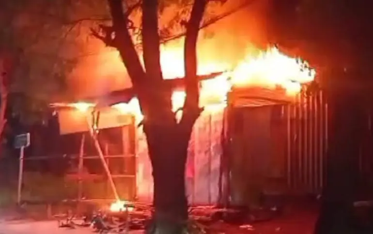 Bengkel dan Toko Onderil di Sampang Terbakar, Diduga Akibat Korsleting Listrik