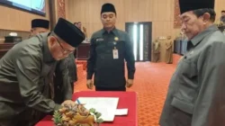 Penandatanganan pengesahan Perubahan APBD Sumenep 2025 oleh Wakil Bupati dan DPRD