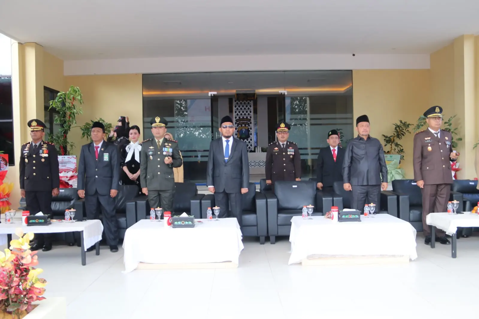 Dandim 0827/Sumenep Letkol Inf Yoyok Wahyudi saat menghadiri Upacara HUT Bhayangkara ke-79 bersama Forkopimda di Mapolres Sumenep