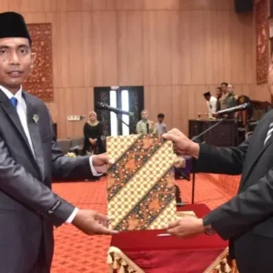 Hairul Anam Resmi Dilantik Gantikan BEI di DPRD Sumenep Lewat Mekanisme PAW